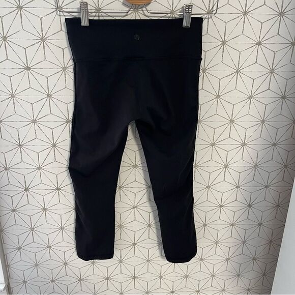 Lululemon Black Wunder Under Crop 21” - Picture 6 of 7